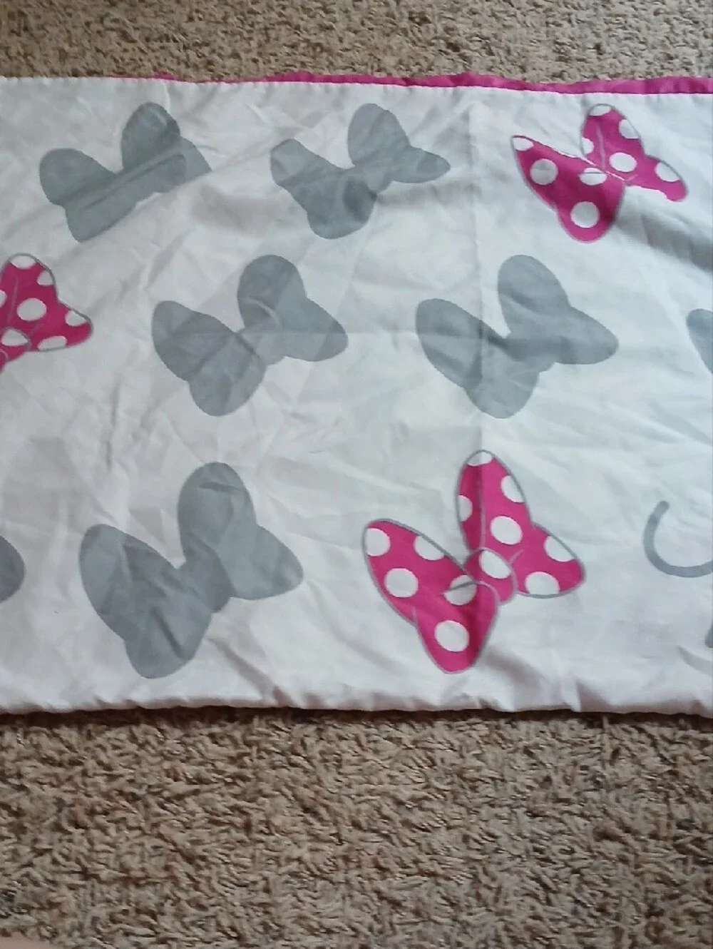Pink Minnie Mouse Pillowcase with Bow Graphic